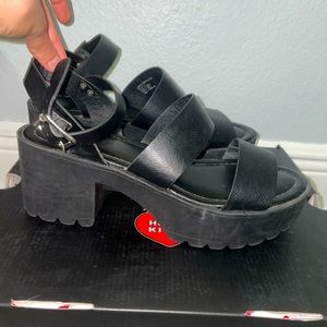 madden girl chunky sandals
steve madden platform heels